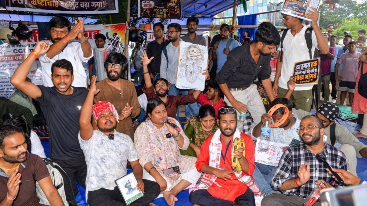 Jharkhand Students Protest LIVE: Ex-CM Babulal Marandi Detained, Protesters Breach Barricades 1 Jharkhand student protest 2026 08 697febfc66b933e70c61b07511c5dcdd 1200x675 1