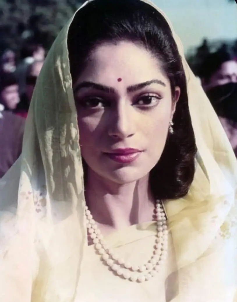 Actor-Host Had Passionate Affair With A Maharaja At 17, Dated A Nawab, Almost Married Ratan Tata, Now Lives Alone 12 imported 8f889b6ef81a90e2e78a20f8f9e59b63