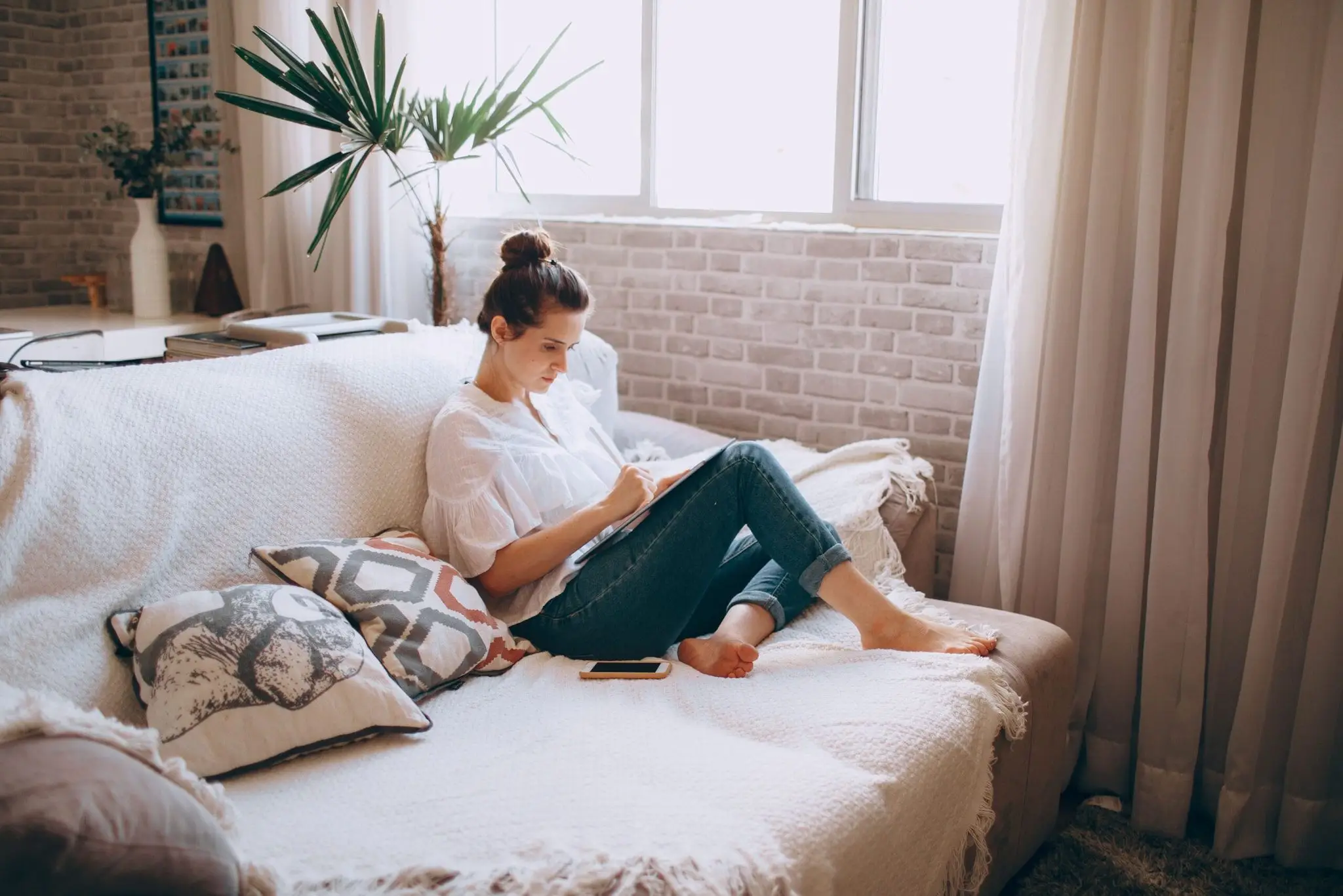 4 Simple Self-Care Rituals To Reset Your Mood And Mind After A Long Work Day 7 pexels helenalopes 27176000 2026 08 eb293c14b978335600316234506b5eb0 scaled 1